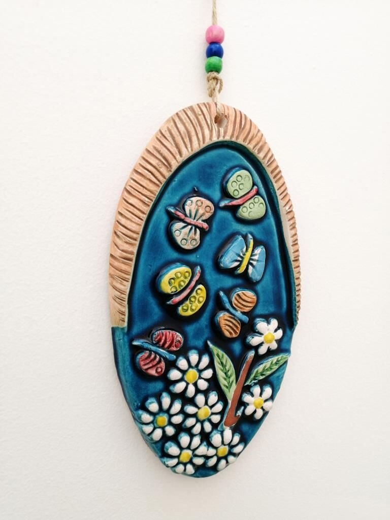 Seramik Kelebek ve Çiçek Desenli Dekoratif El İşi Duvar Süsü