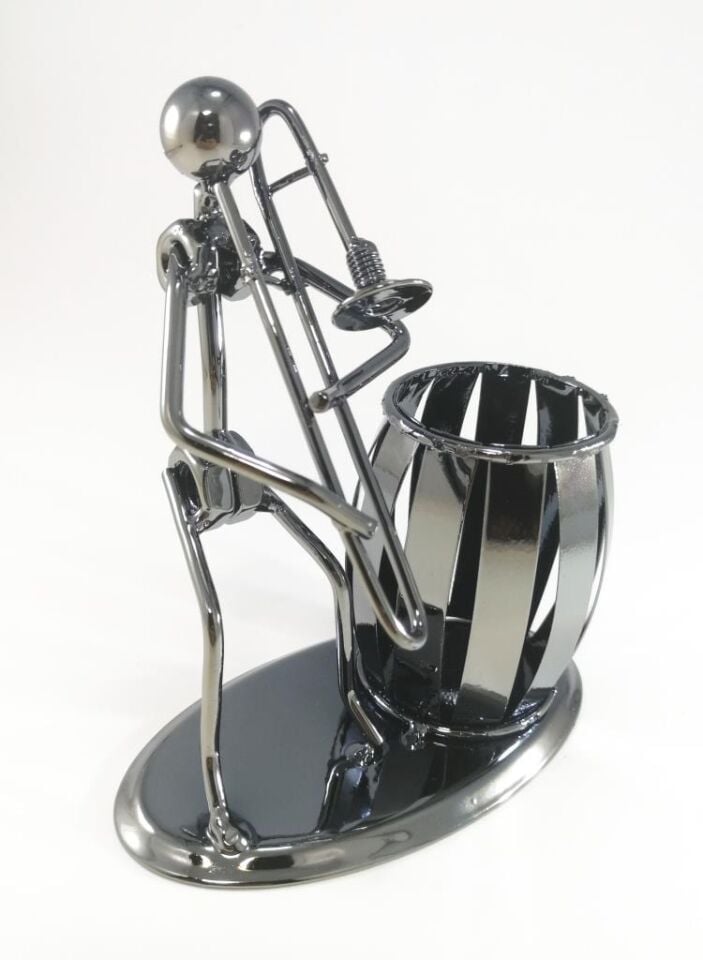 Dekoratif Trombon Çalan Adam Metal Kalemlik Masa Süsü