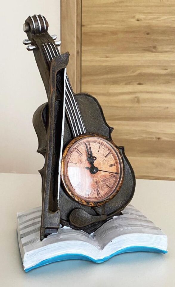 Keman Tasarımlı Dekoratif Masa Saati Ofis Aksesuarı Ev Dekor