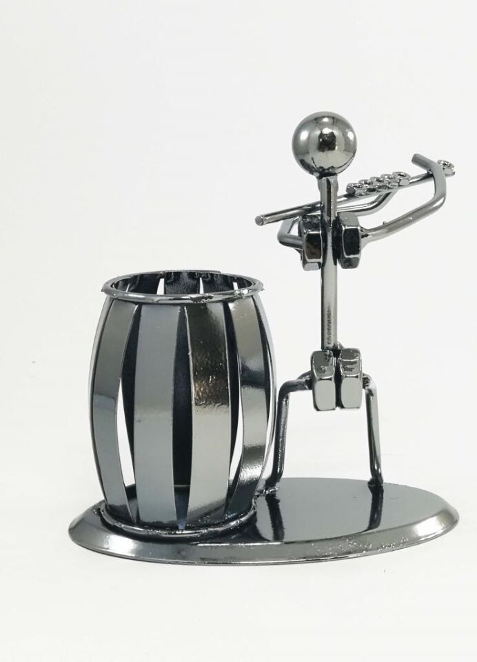 Dekoratif Yan Flüt Çalan Adam Metal Kalemlik Masa Süsü