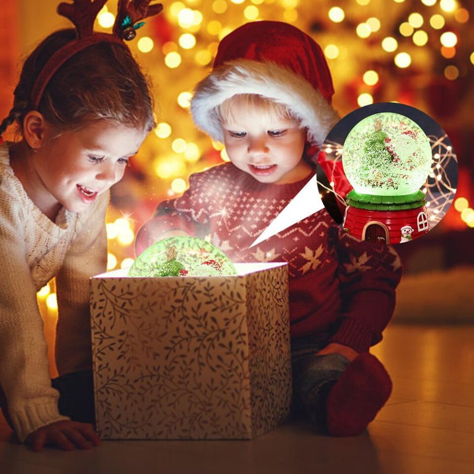 Işıklı Müzikli Kristal Kar Atan Yılbaşı Kar Küresi Yılbaşı Hediye Büyük Boy