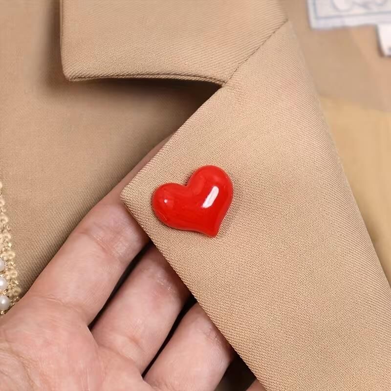 2'li Kalp Broş Set, Zarif ve Şık Kırmızı Aşk Broşu, Hafif ve Sevimli Aksesuar, Sırt Çantası, Şapka ve Giysi Aksesuarı,Parti,Buluşma,Mücevher Hediyesi İçin Uygun