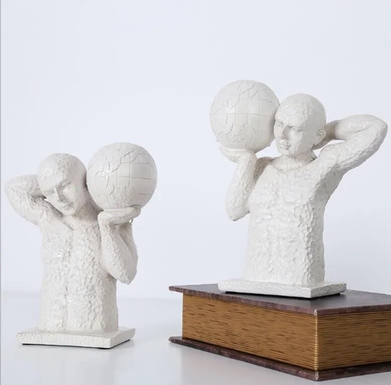 Dekoratif İkili Dünya Taşıyan Adam Kitap Tutucu Masa Dekoru Biblo Heykel Beyaz