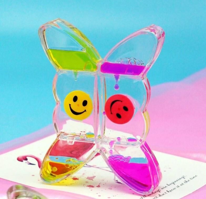 Kelebek Figürlü Sıvı Kum Saati Masa Dekoru Hediye Dekorasyon Sarı Pembe