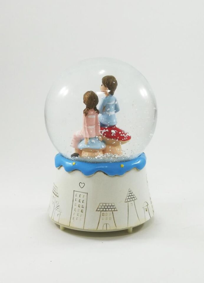 Müzikli ve Işıklı Cam Sulu Kar Küresi