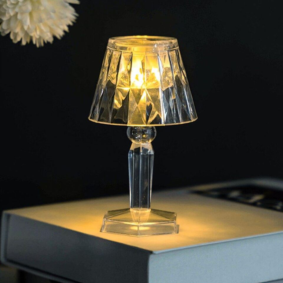 Küçük Boy Kristal Elmas Led Masa Lambası Pilli Projeksiyon Şeffaf Abajur 12 Cm