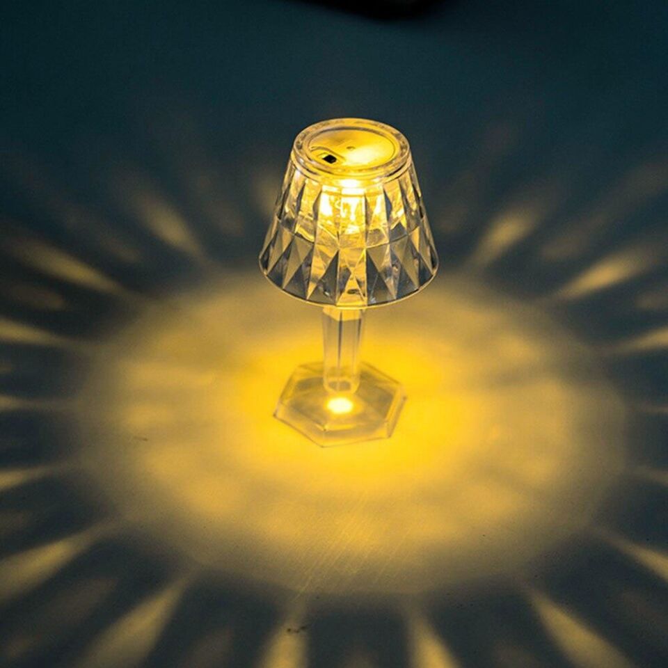 Küçük Boy Kristal Elmas Led Masa Lambası Pilli Projeksiyon Şeffaf Abajur 12 Cm