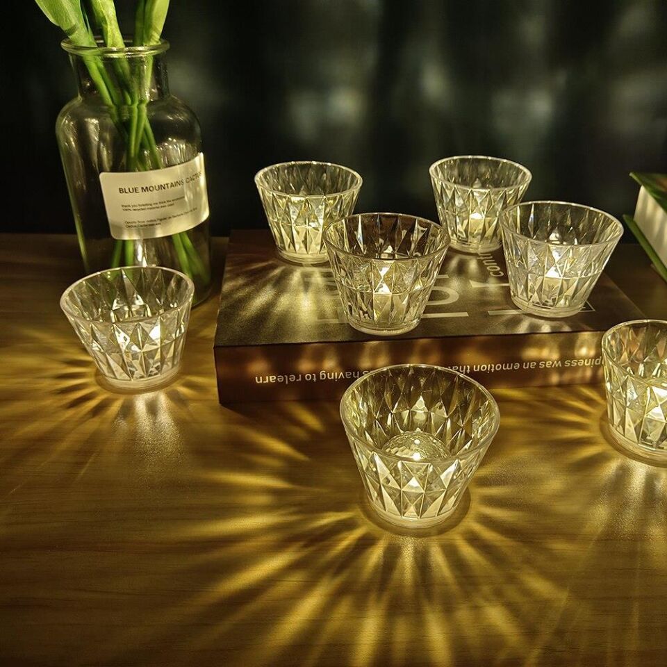 Küçük Boy Kristal Elmas Led Masa Lambası Pilli Projeksiyon Şeffaf Abajur 12 Cm