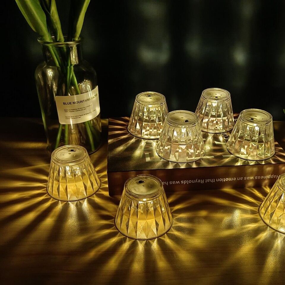 Küçük Boy Kristal Elmas Led Masa Lambası Pilli Projeksiyon Şeffaf Abajur 12 Cm