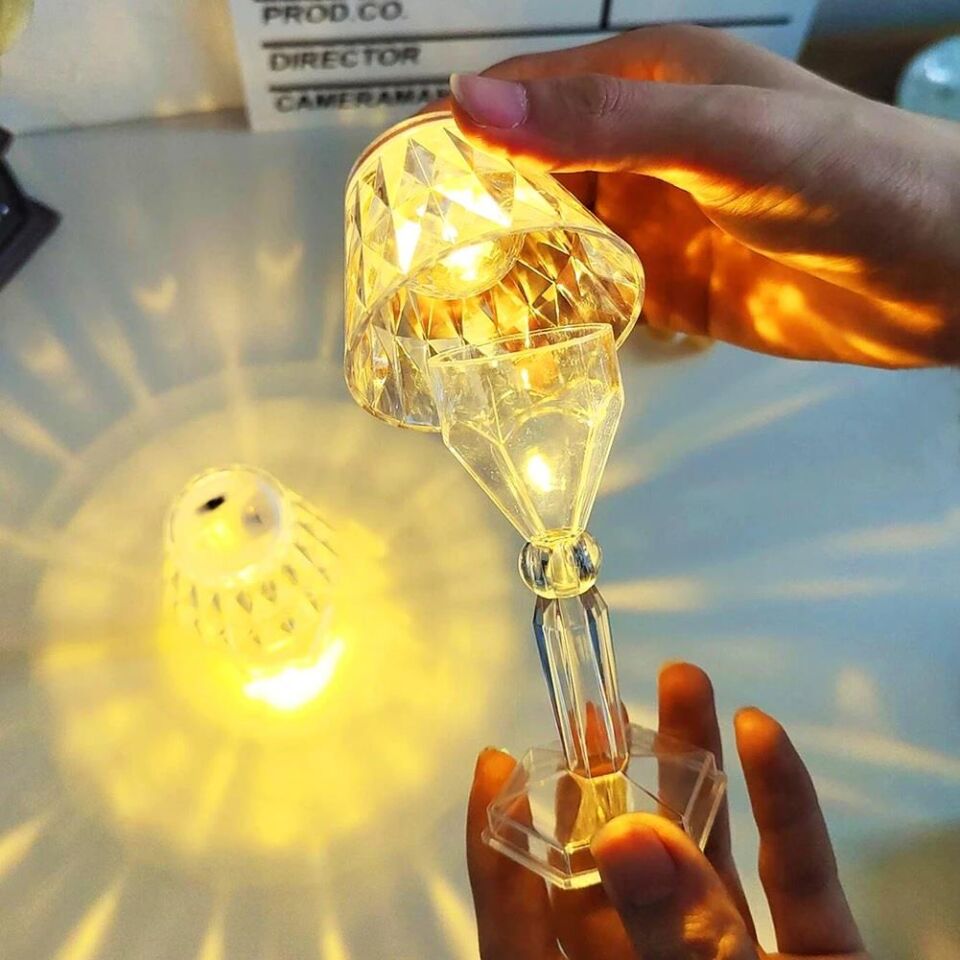Küçük Boy Kristal Elmas Led Masa Lambası Pilli Projeksiyon Şeffaf Abajur 12 Cm