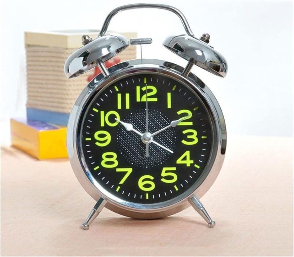 Dekoratif Rakamları Fosforlu Çalar Saat Ev Ofis Aksesuar Nostaljik Işıklı Masa Saati