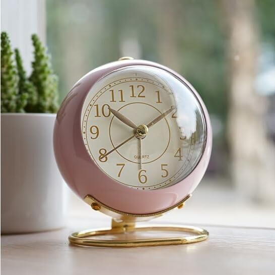 Dekoratif Modern Tarz Tasarım Lüks Stil Metal Işıklı Çalar Saat Ev Ofis Aksesuar Masa Saati Pembe