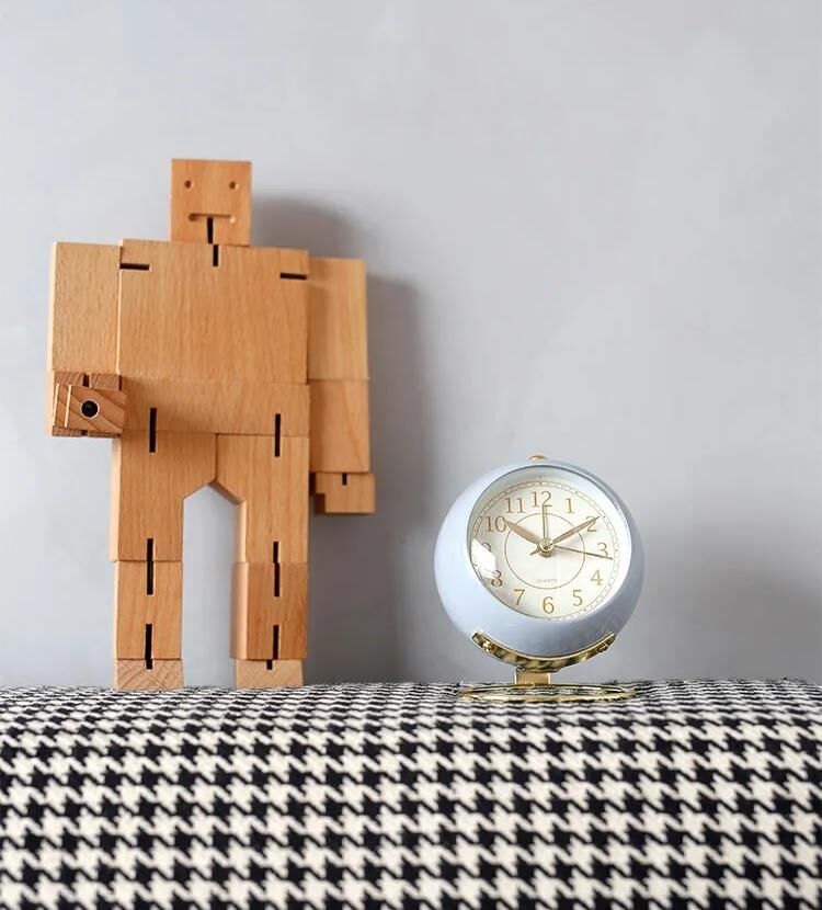 Dekoratif Modern Tarz Tasarım Lüks Stil Metal Işıklı Çalar Saat Ev Ofis Aksesuar Masa Saati MAVİ