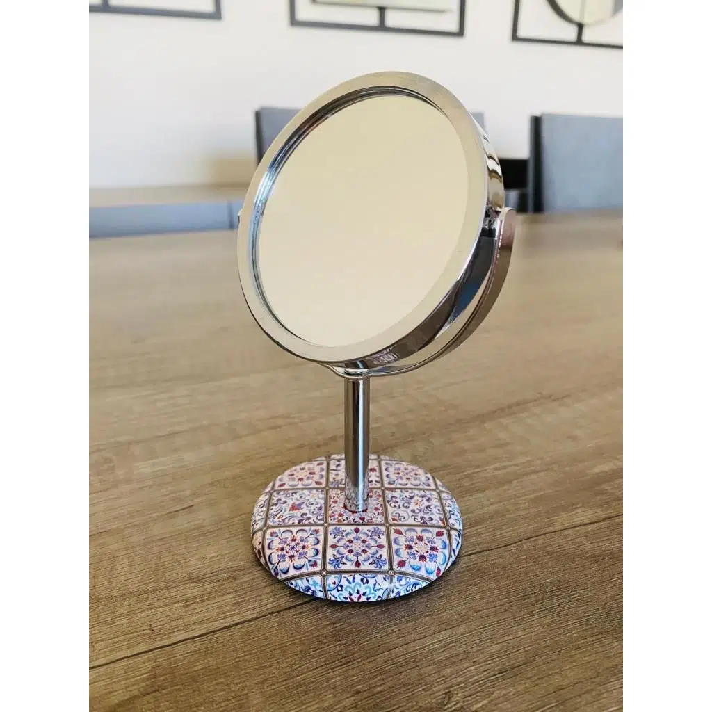 Şık Tasarımlı Mini Makyaj Aynası