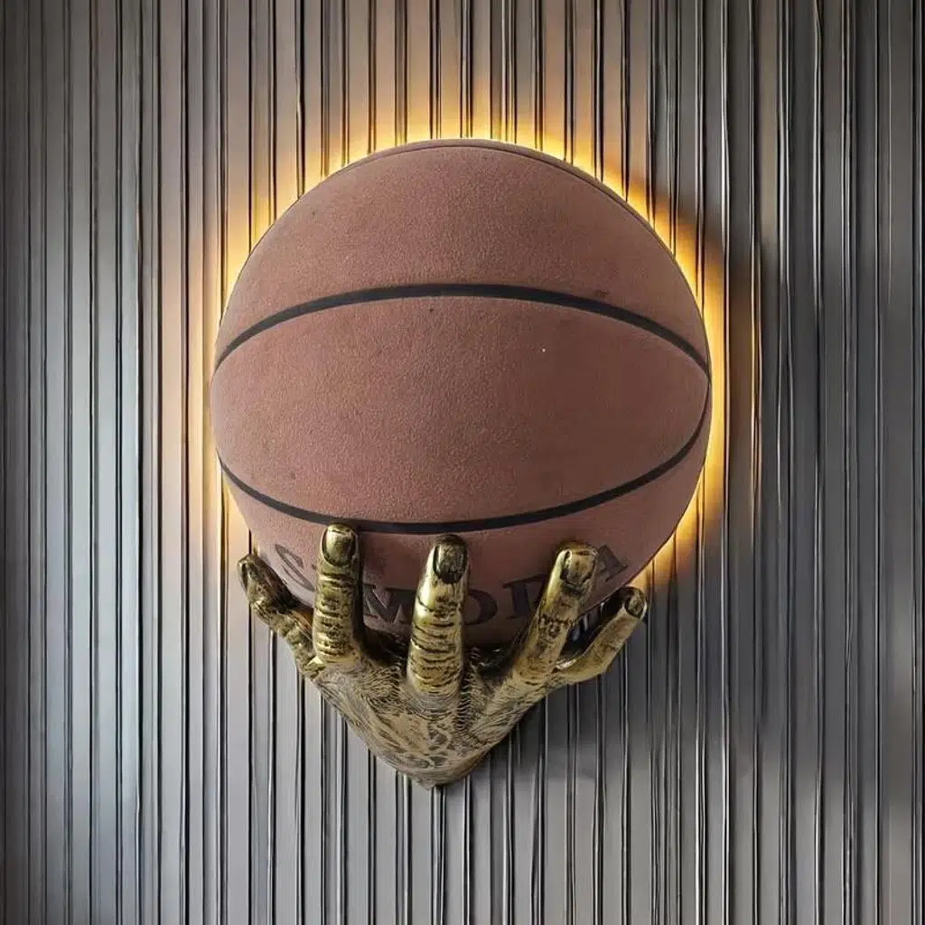 Dekoratif El Şeklinde Duvara Monte Basketbol,Futbol Topu Tutucu Reçine Oda Dekoru Top Saklama için İdeal Spor Temalı Oda Dekoru