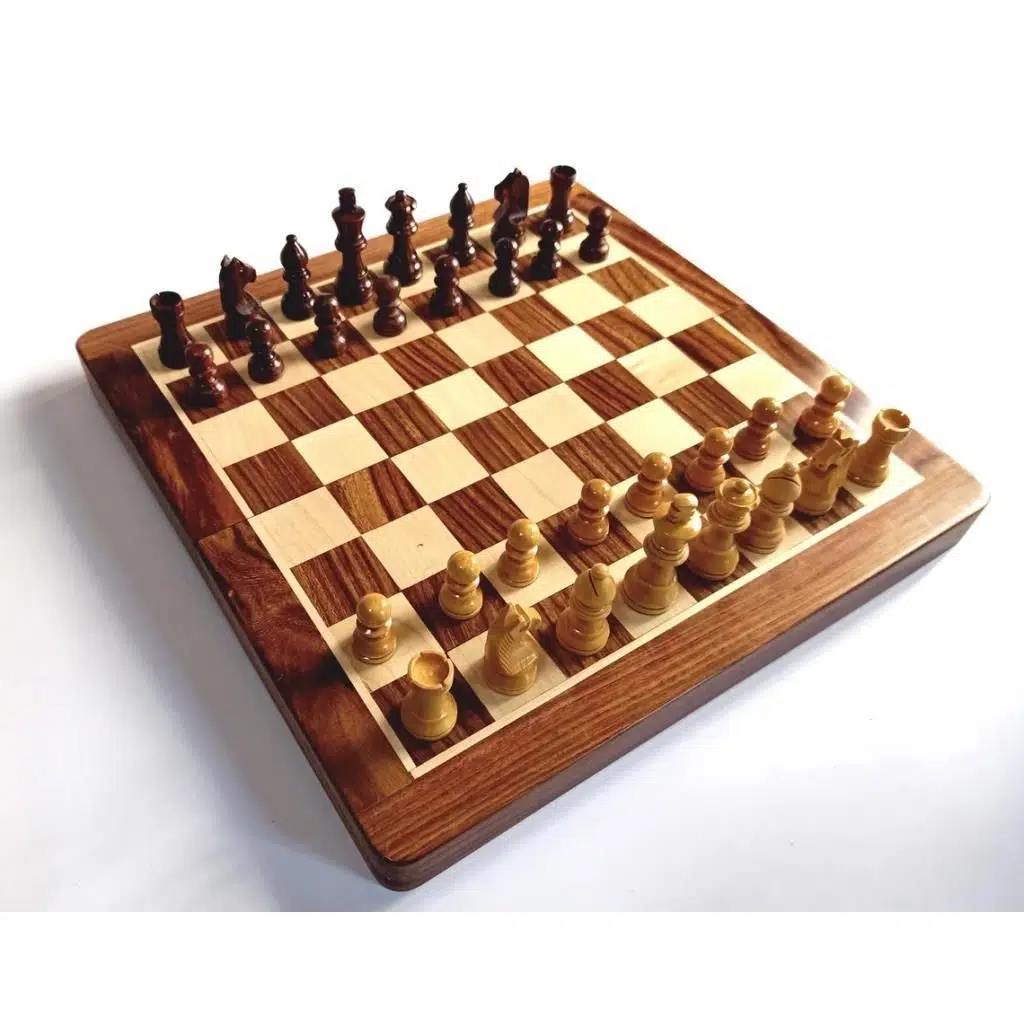 Mıknatıslı Ahşap Manyetik Satranç Takımı El Yapımı Şık Tasarım 26x26 cm, Kaymaz Taşlar, Seyahat ve Ev Kullanımına Uygun